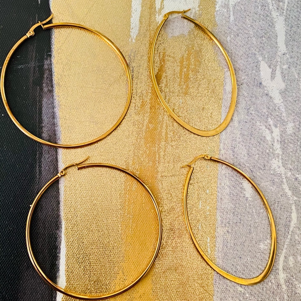 2 Gold Earrings